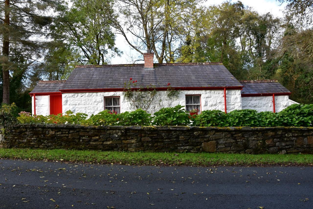 Railway Crossing Cottage Murlas Bridge Exterior photo